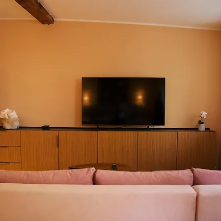 Apartment Old Town Nest